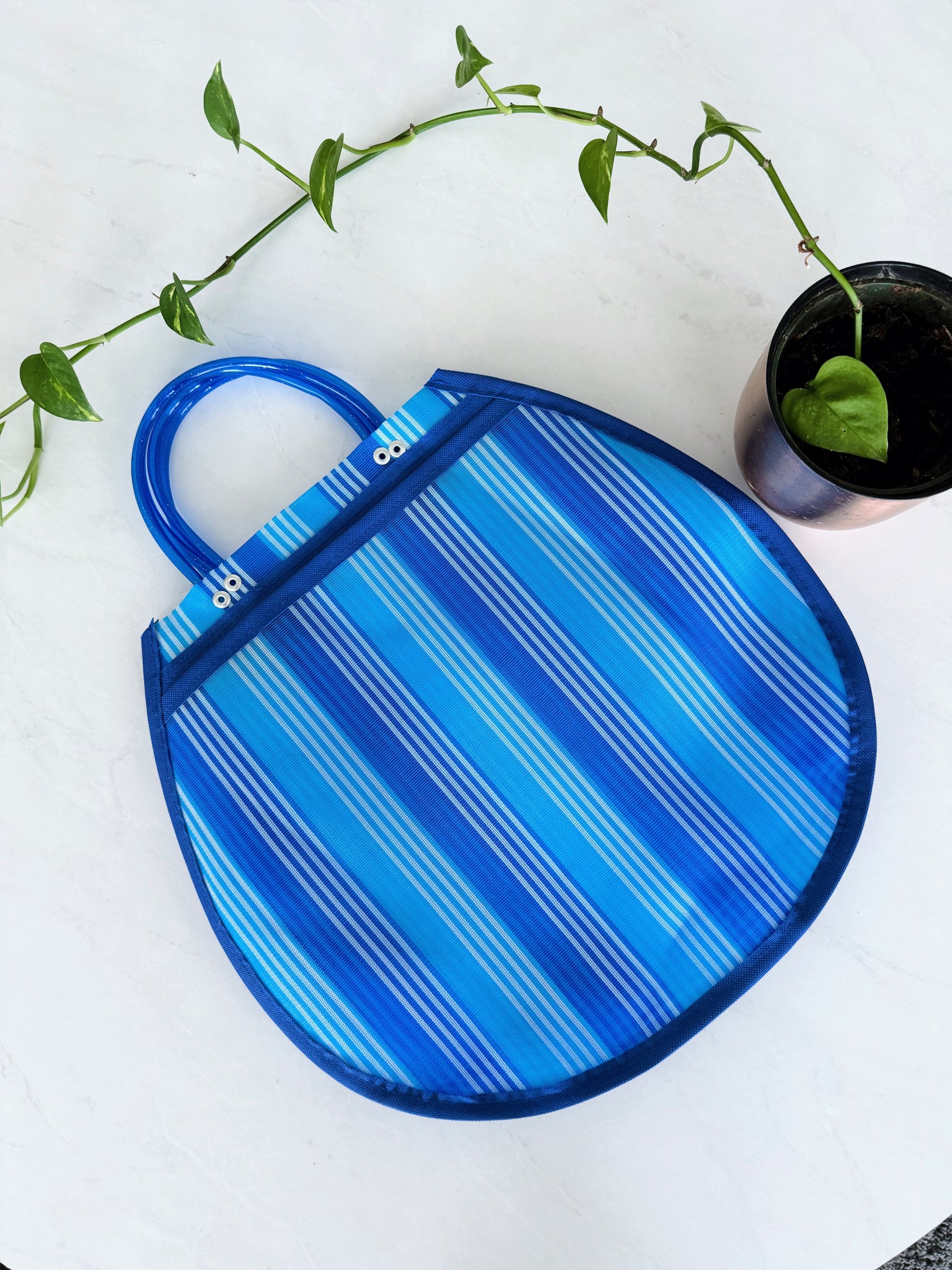 Mexican Market Bag  M-L Circular Plastic Tote Purse 14 x 13 in Pura Vida