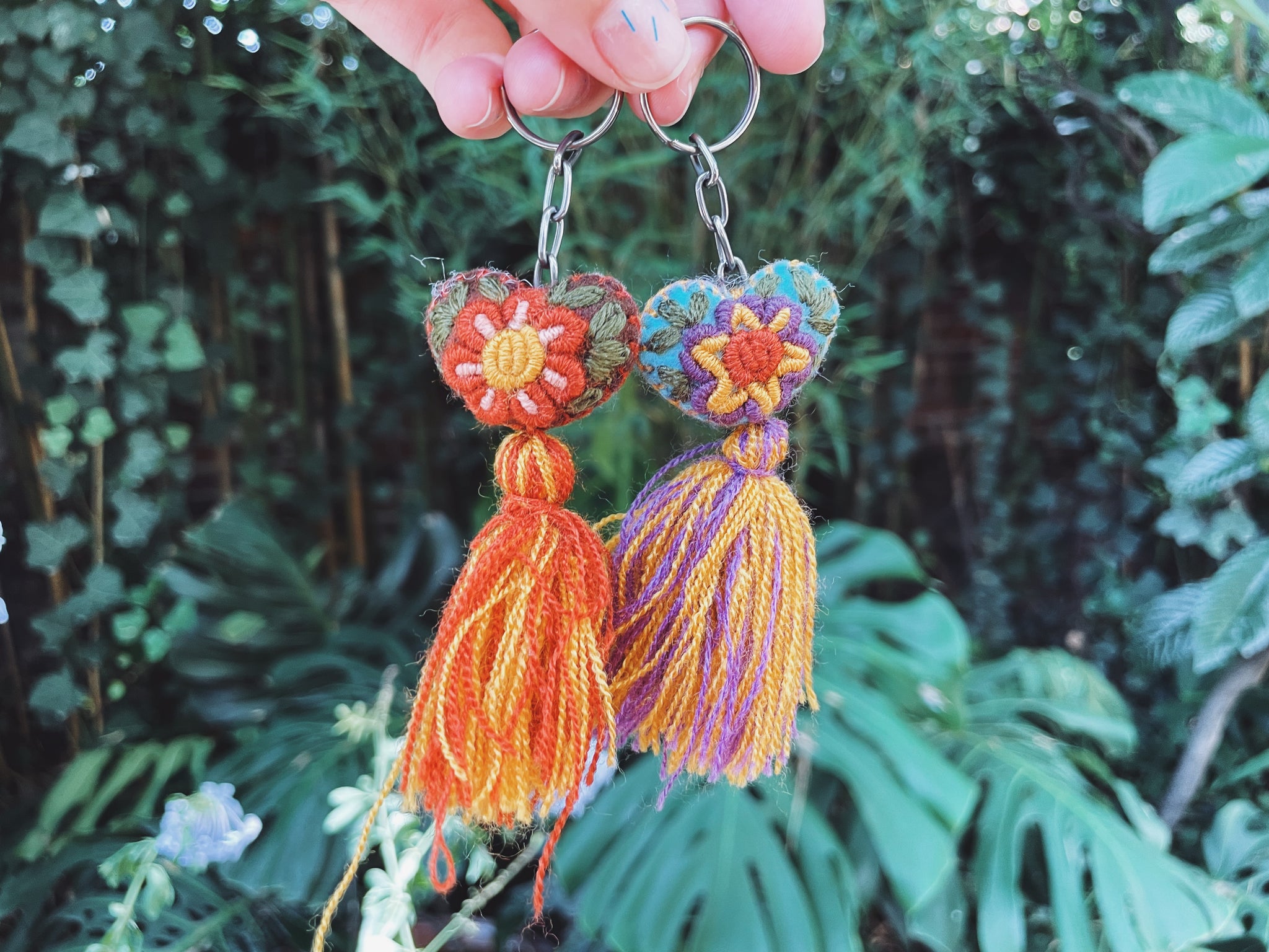 Embroidered Keychain | flowers heart design Pura Vida
