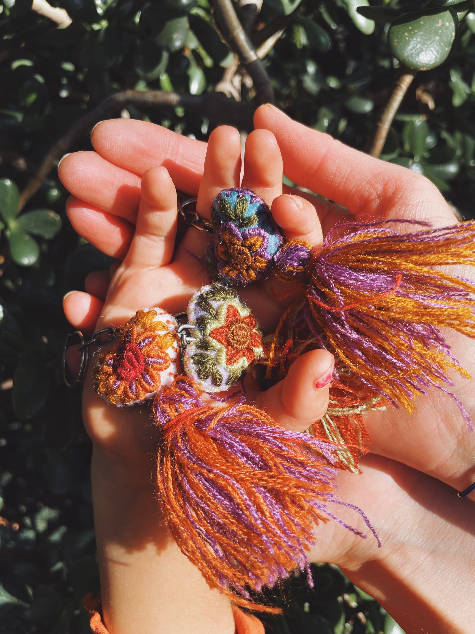 Embroidered Keychain | flowers heart design Pura Vida