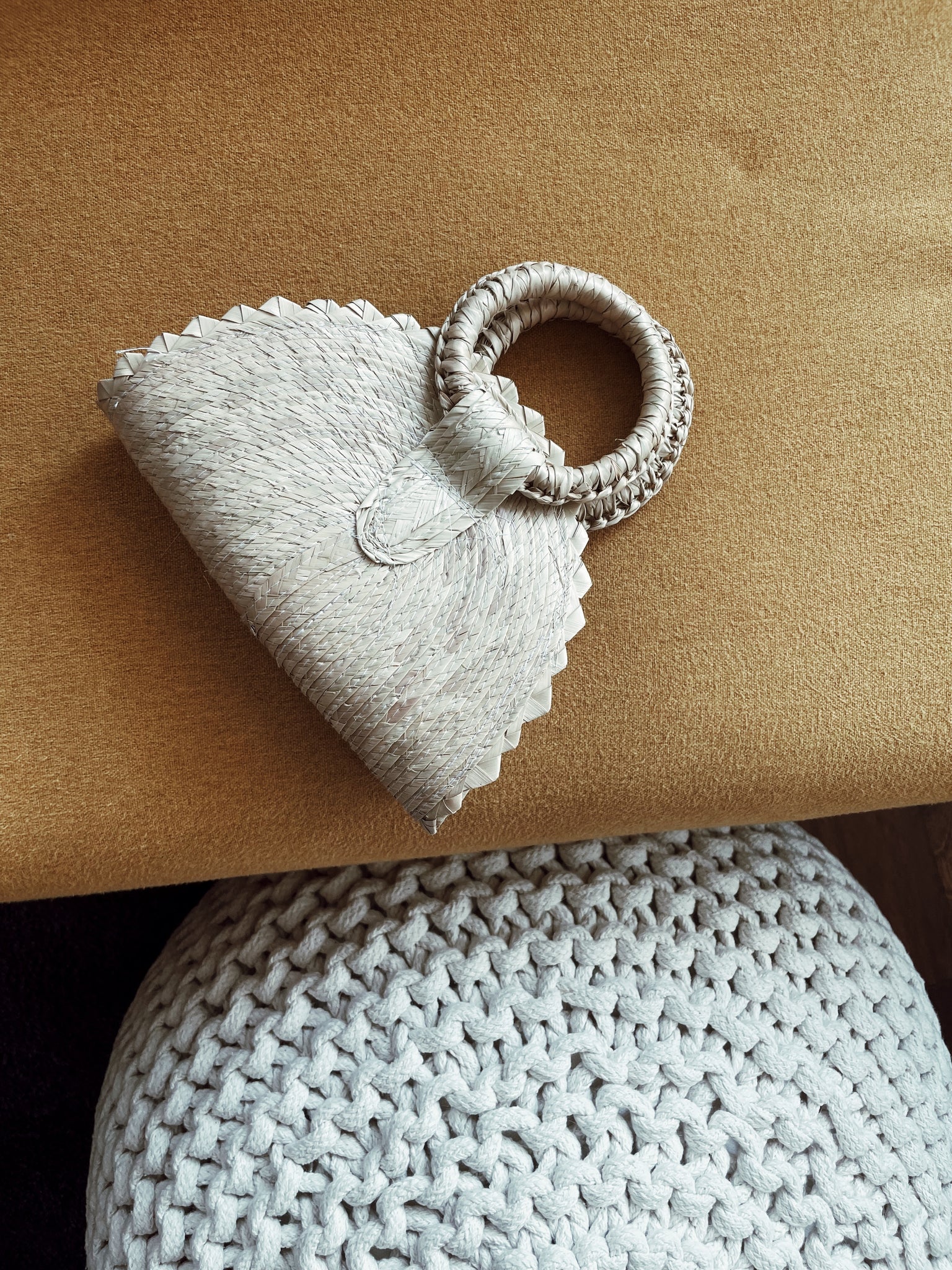 Palm straw mini purse