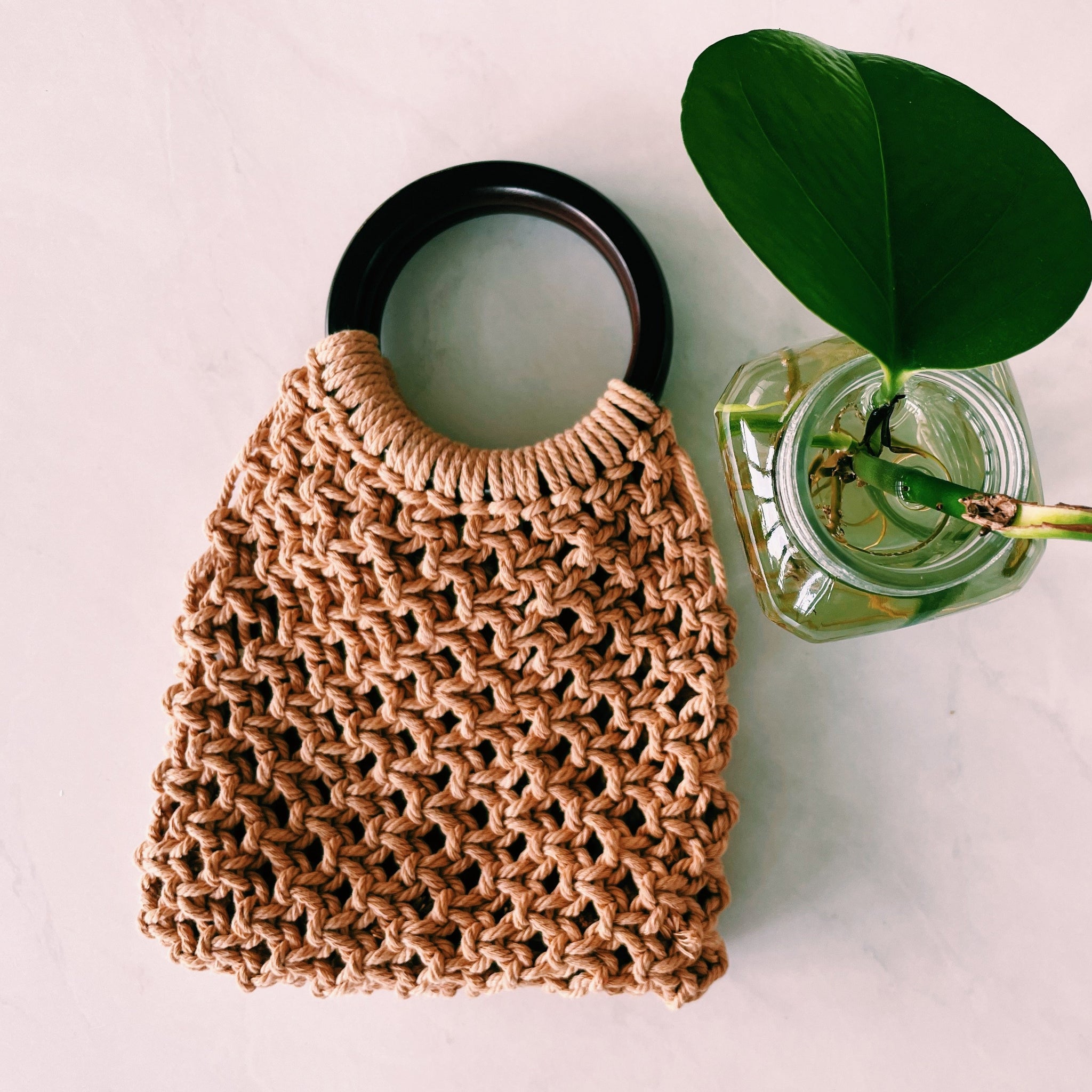 Macrame Handbag with Natural Wooden Handles Pura Vida