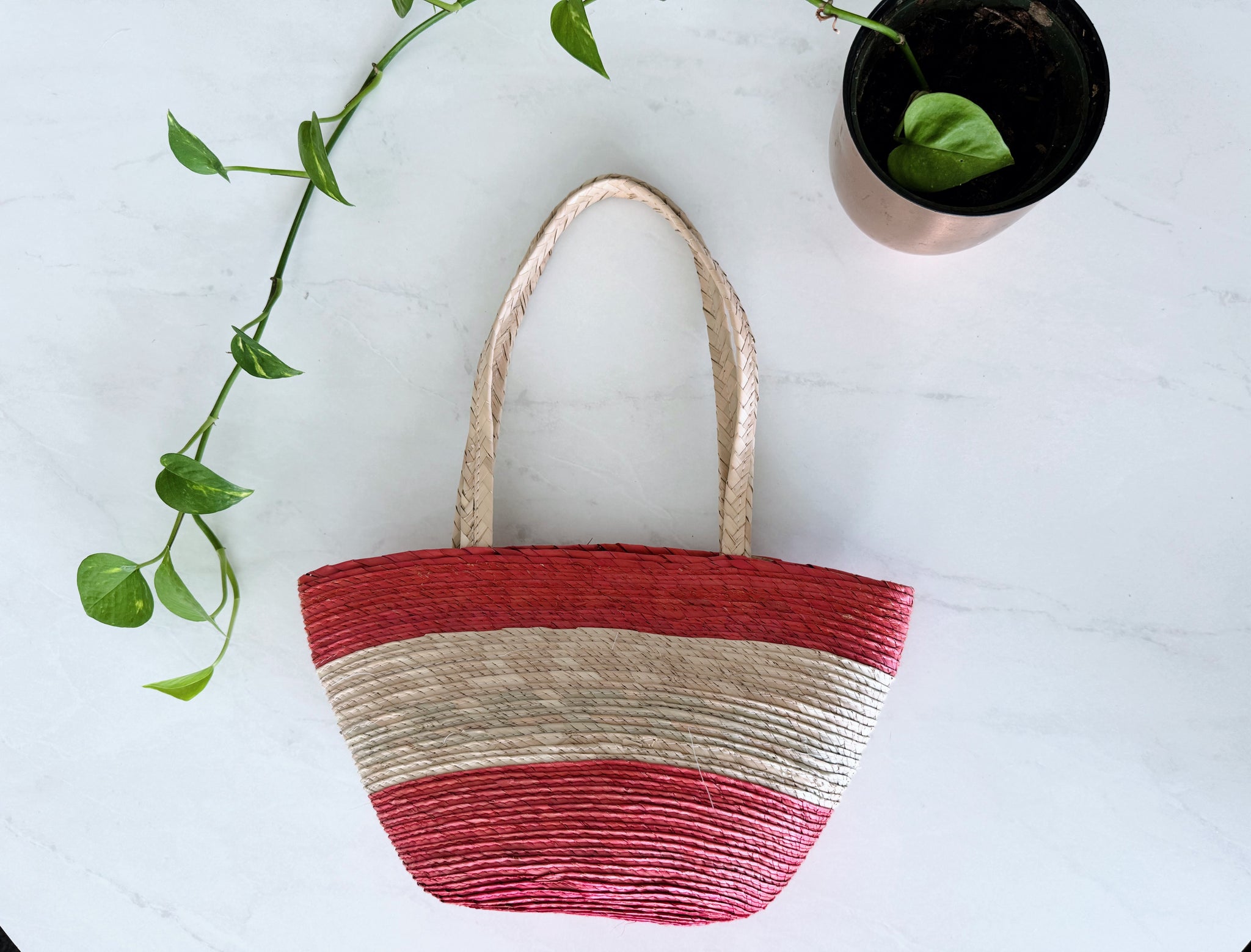 Palm straw white and red purse