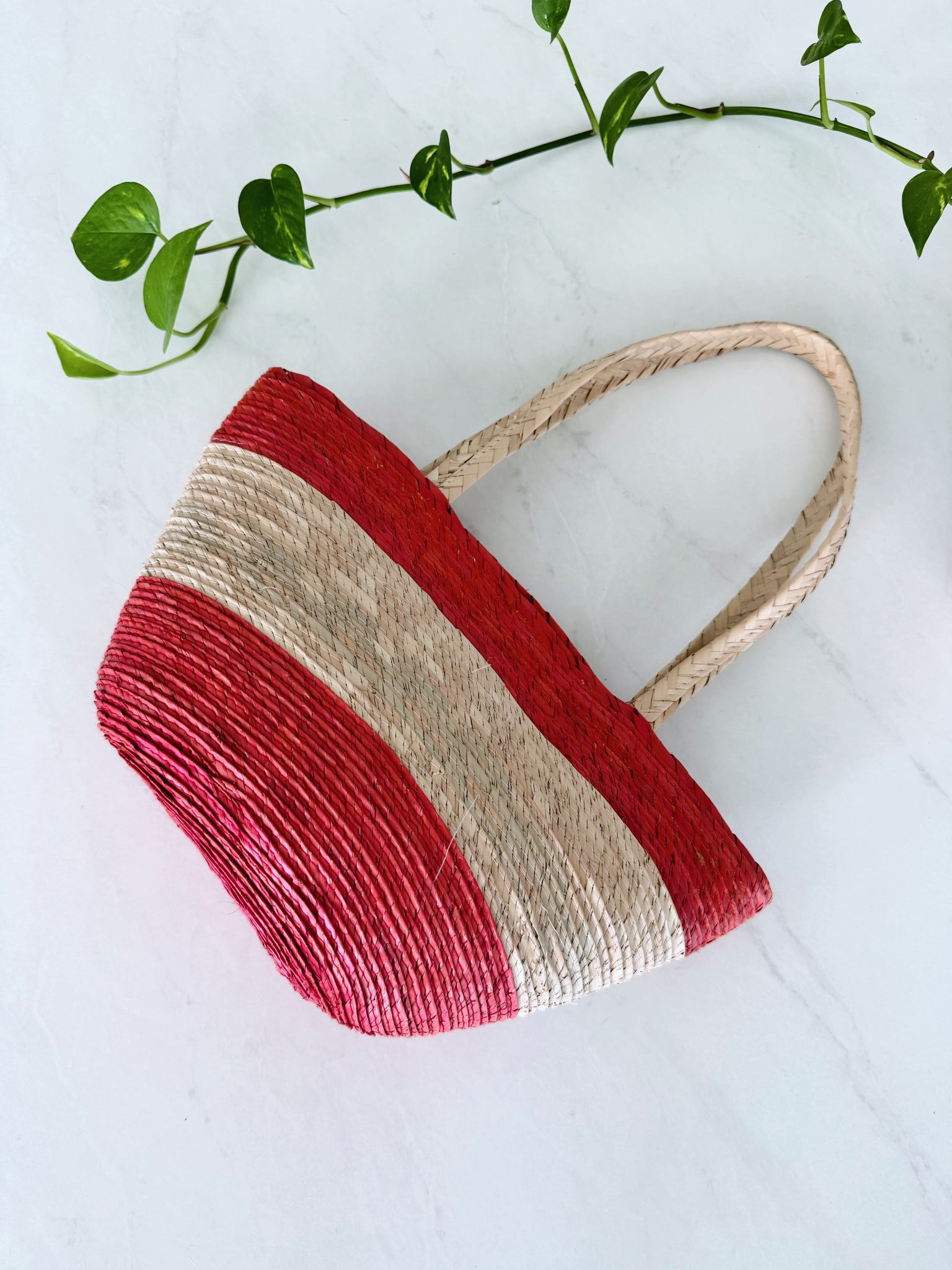 Palm straw white and red purse