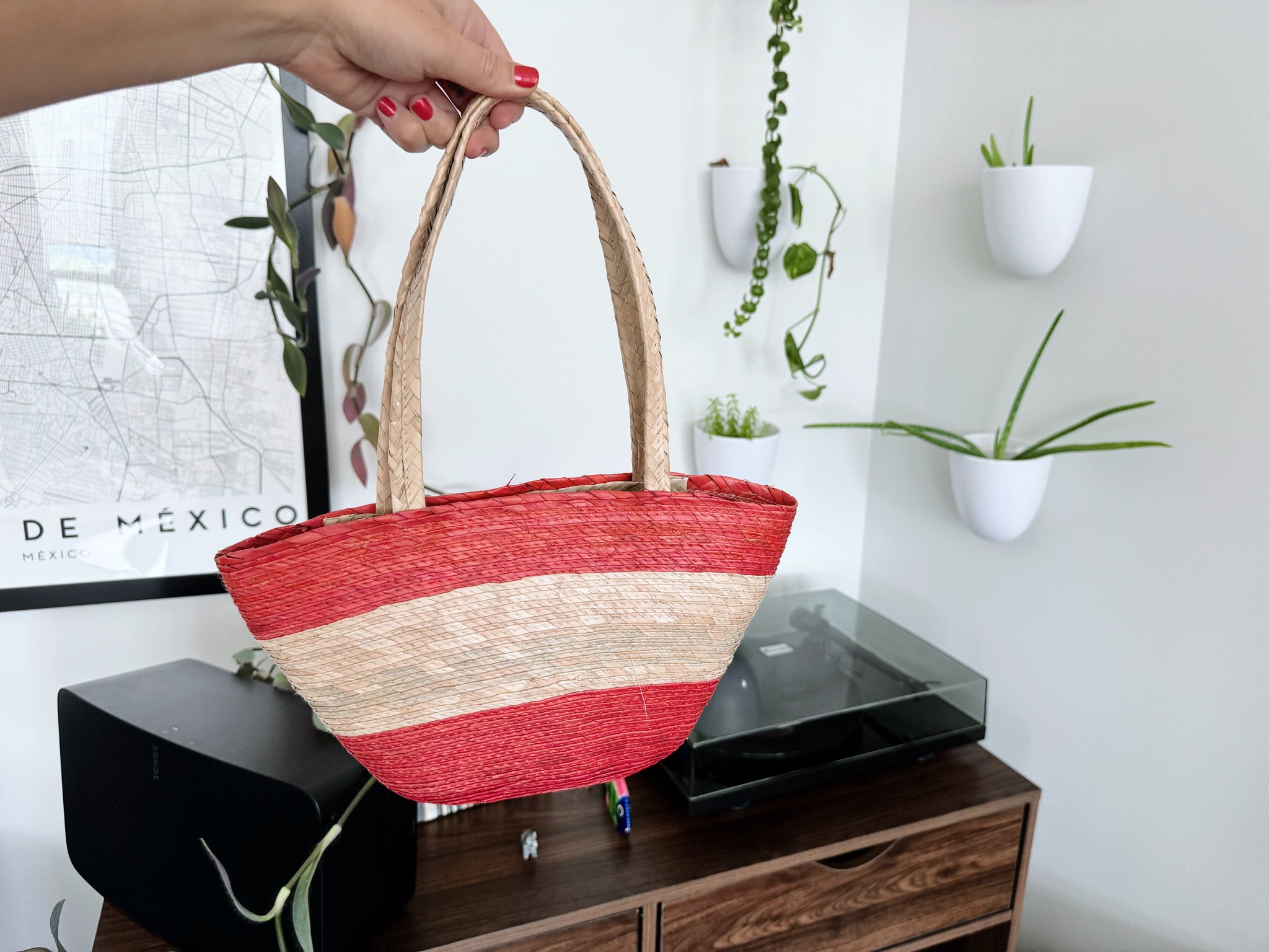 Palm straw white and red purse