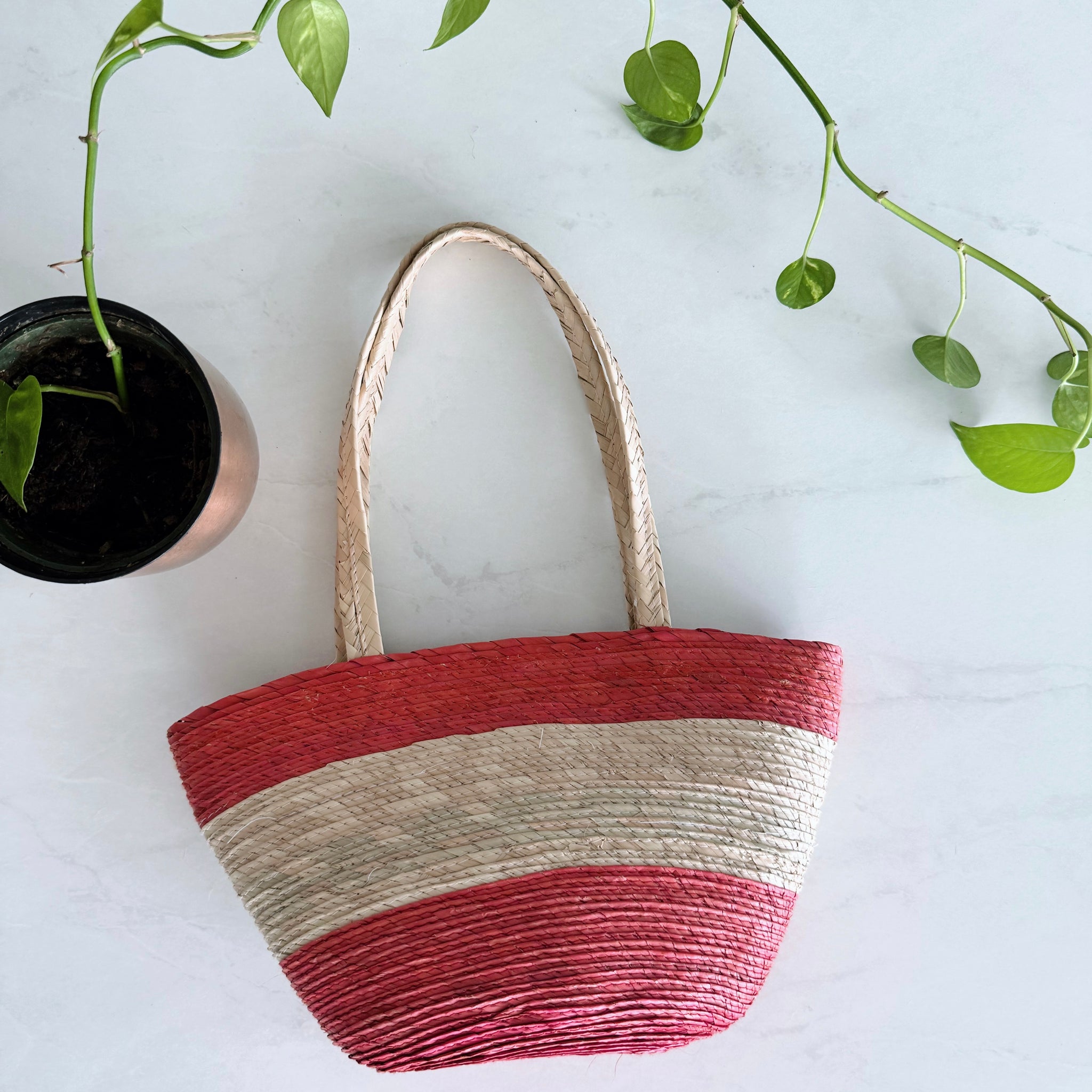 Palm straw white and red purse