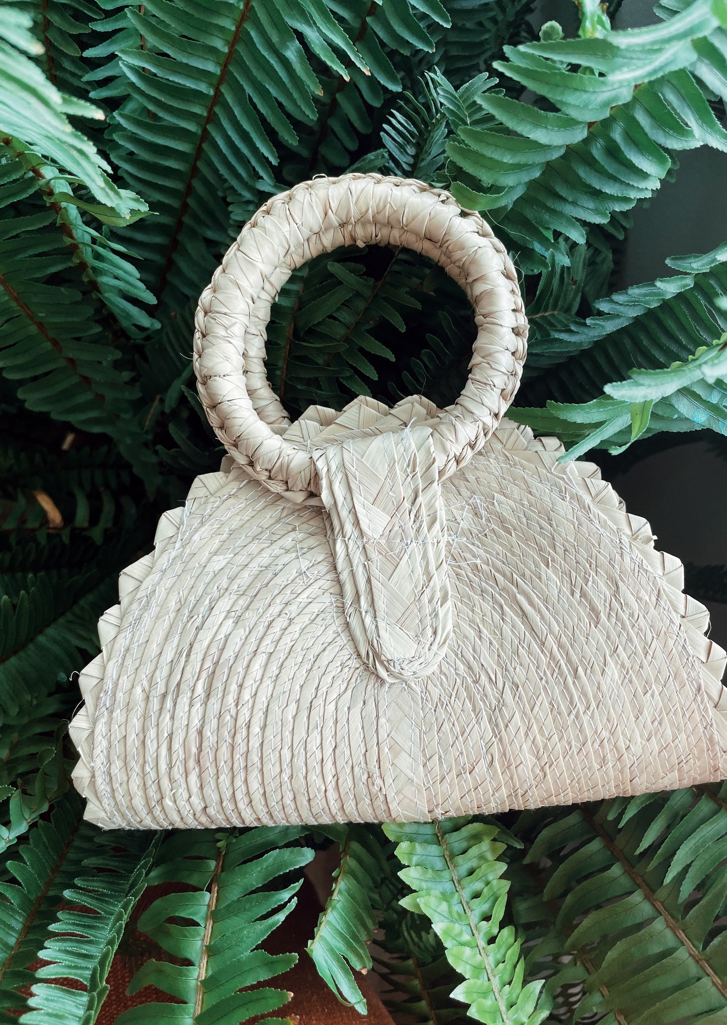 Palm straw mini purse