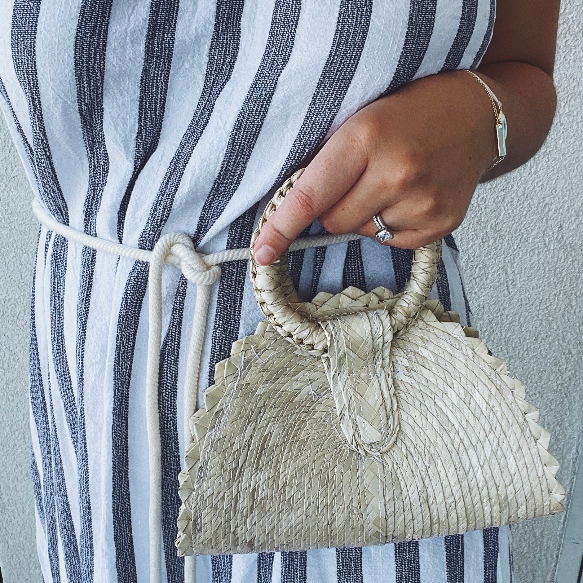 Palm straw mini purse